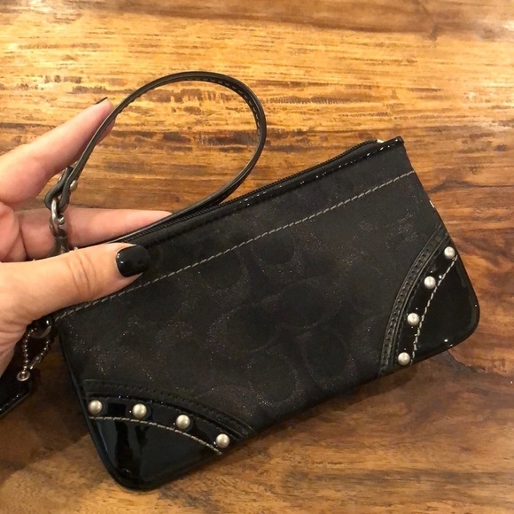 Coach Vintage Black Signature Studded Wristlet - Picture 1 of 7